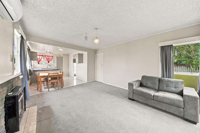 22 Clayton Avenue Otara_1