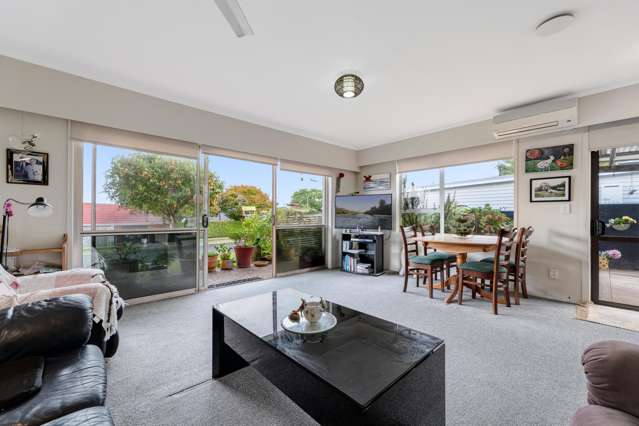 1 Sunny Bay Road Matua_1