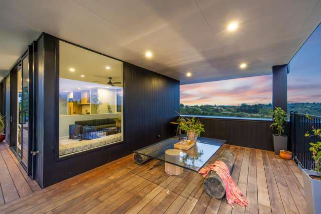 Modern Manhattan Elegance with Endless Views