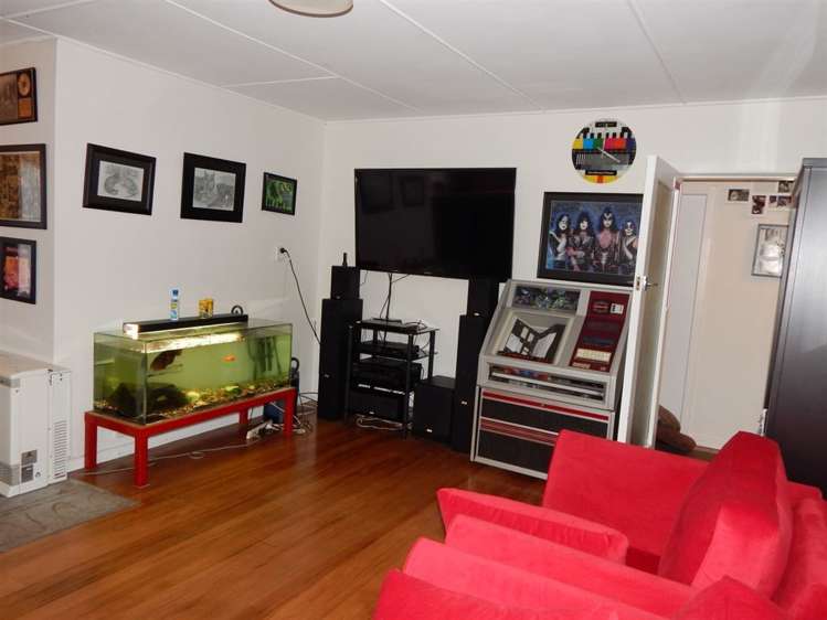 169 Stafford Street Hokitika_5