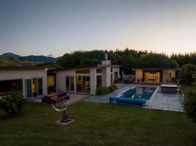 354 Bridge Valley Road Wakefield_24