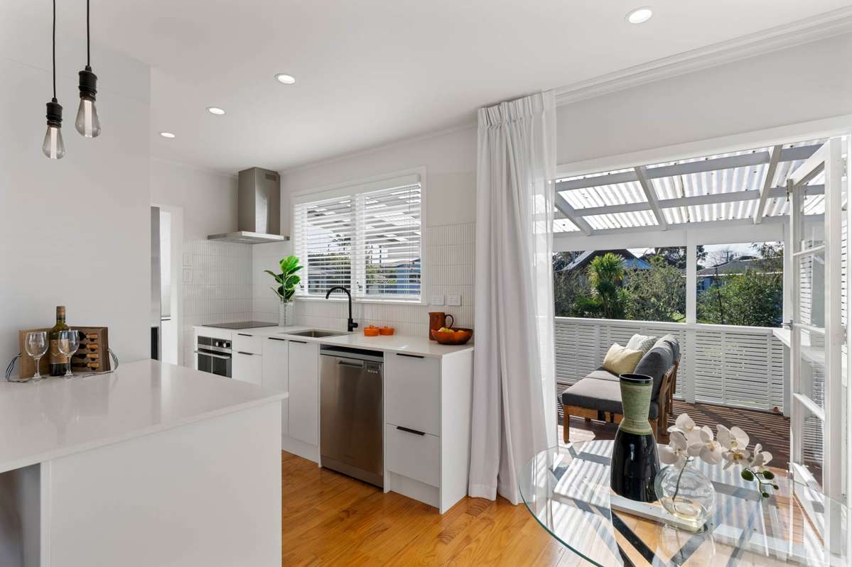 8 Surat Place_2