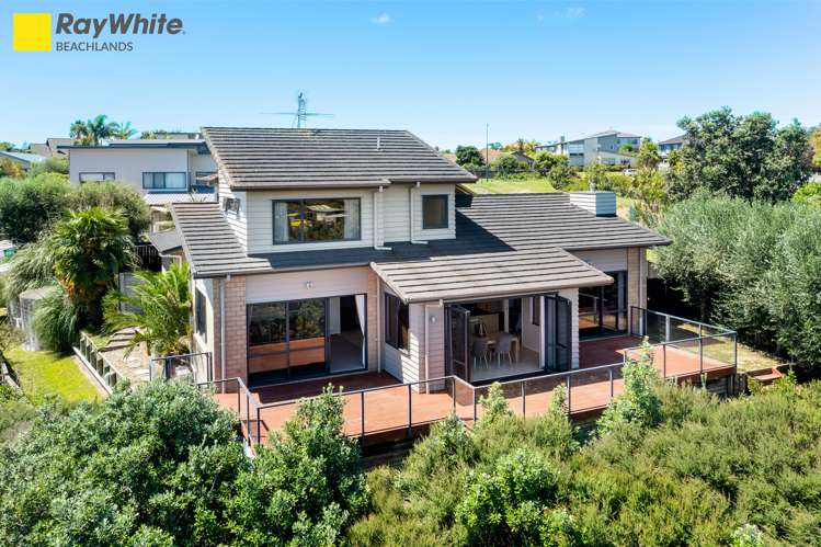 35 Pine Harbour Parade Beachlands_0