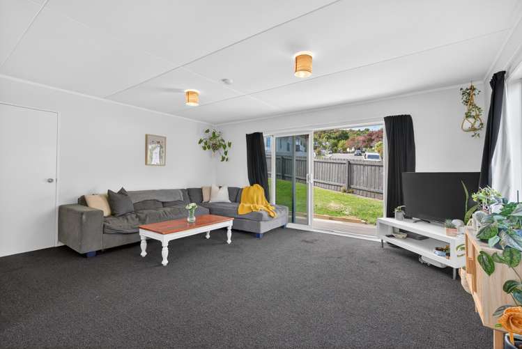 2 Takanini Grove Stokes Valley_5