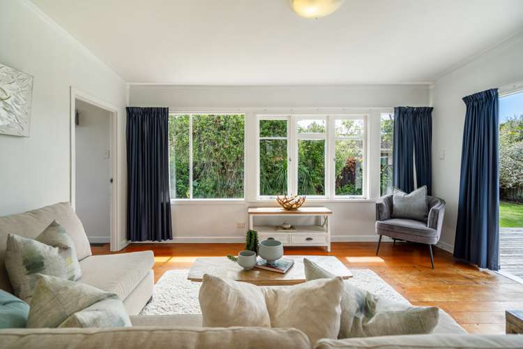 42a Old Lake Road Narrow Neck_12