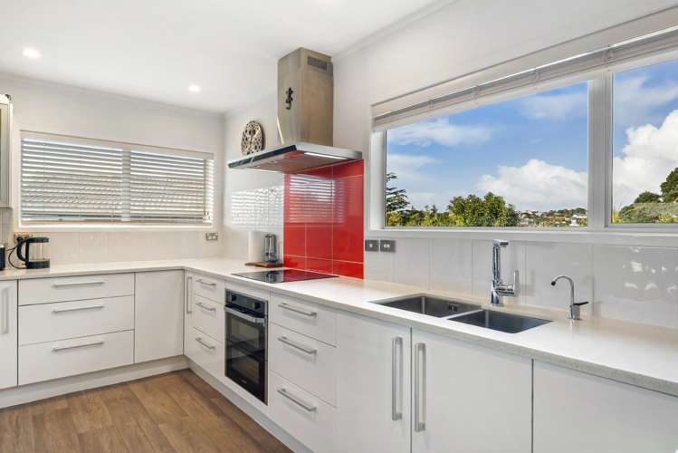 127 Oaktree Avenue Browns Bay_12