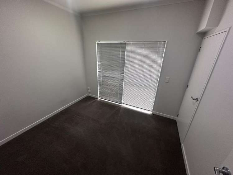 4/10 Salford Crescent 10673_3