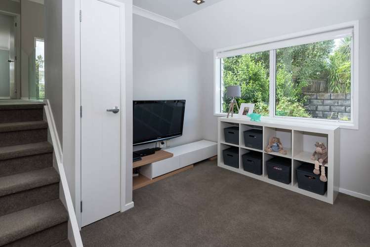 28a Marine Parade Mellons Bay_13