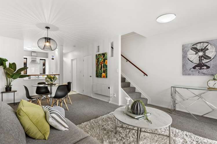 17/21 Armoy Drive East Tamaki_6