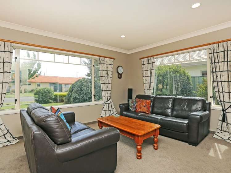 77 Kensington Drive Taradale_5