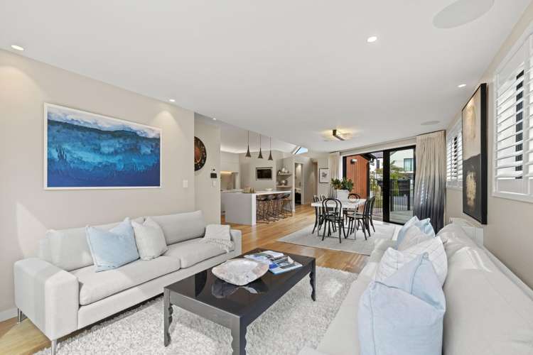 15 St Andrews Square Strowan_5