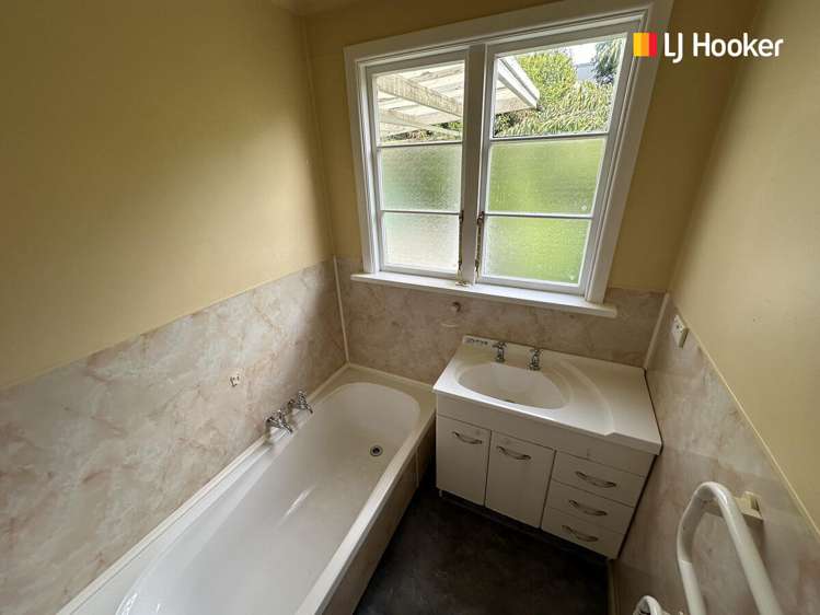 65 Law Street Caversham_11