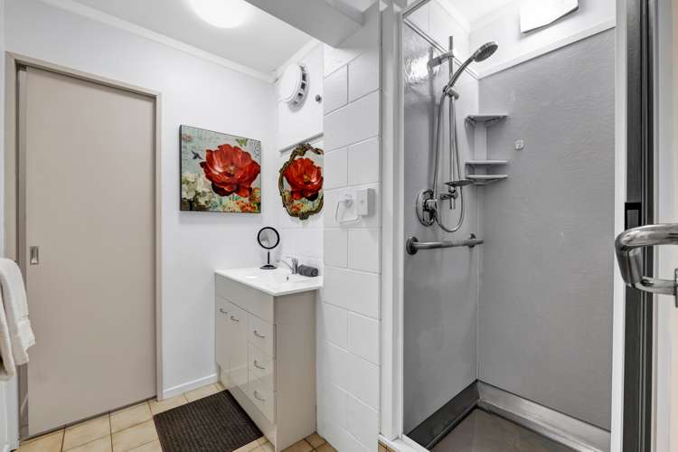 5 Ruskin Place Westown_17