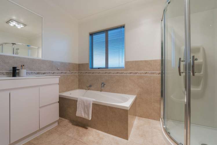 4 Chard Place Mission Heights_19