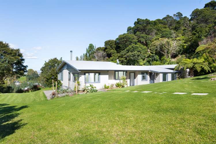 101 Collarbone Road_0