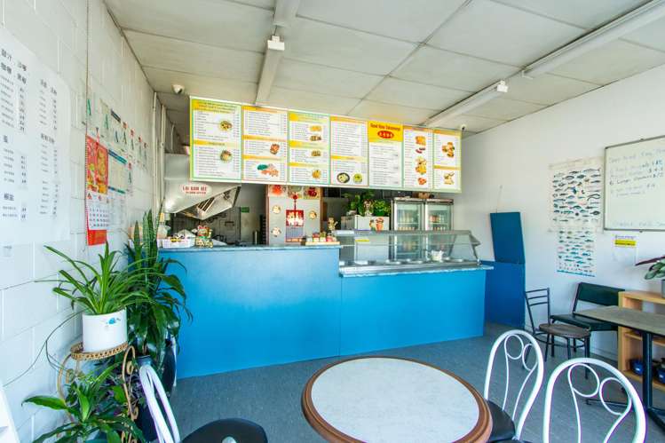 Retail 2/80 Main Road Kumeu_4