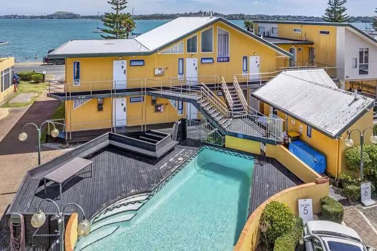 42 The Parade Bucklands Beach_1
