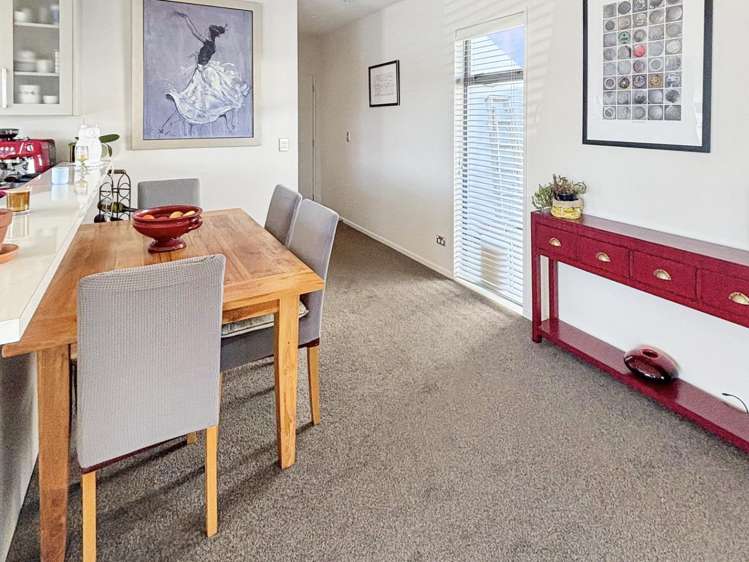 77 Mary Ellen Street 2340_3