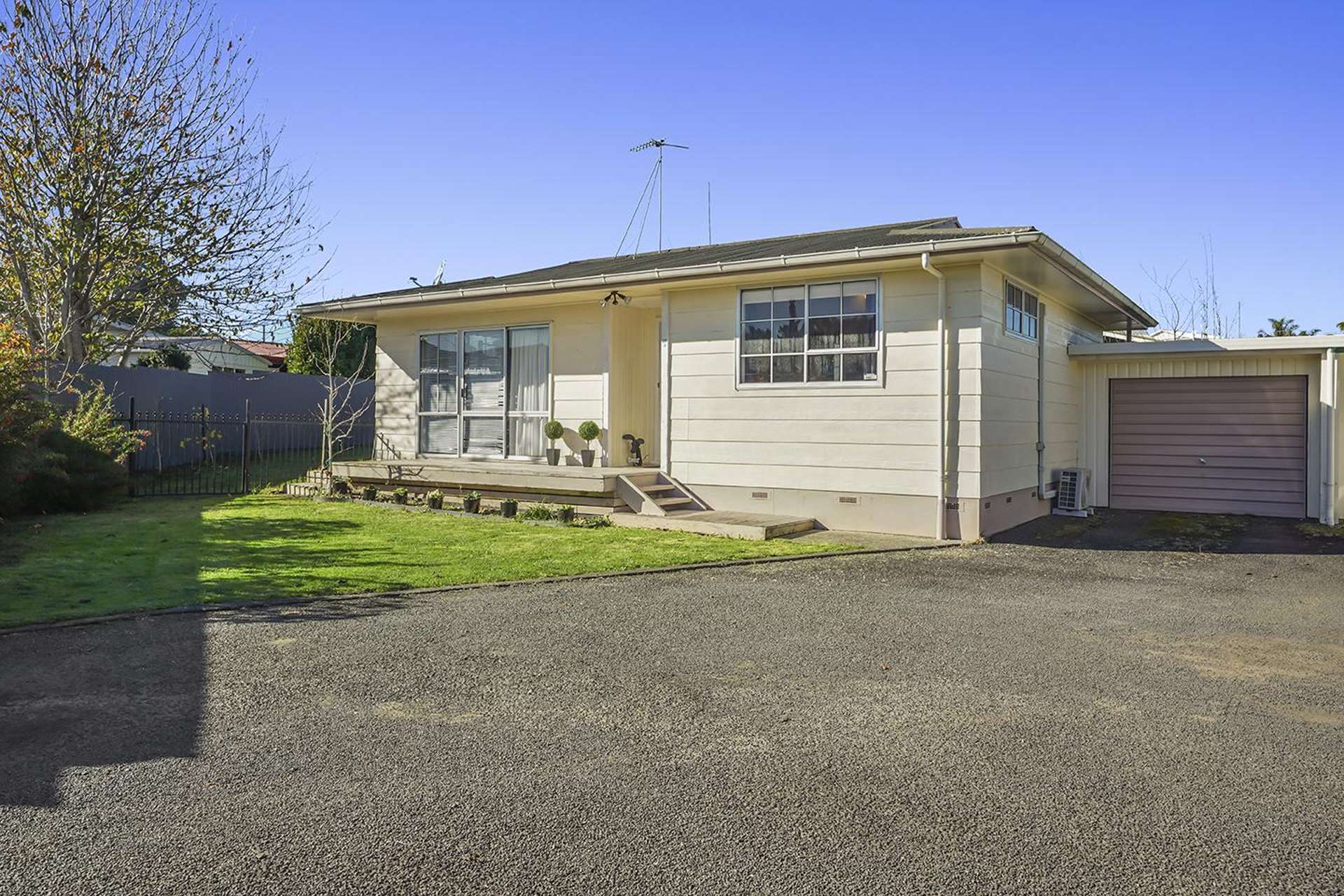 16a Lansdowne Crescent Glenview_0