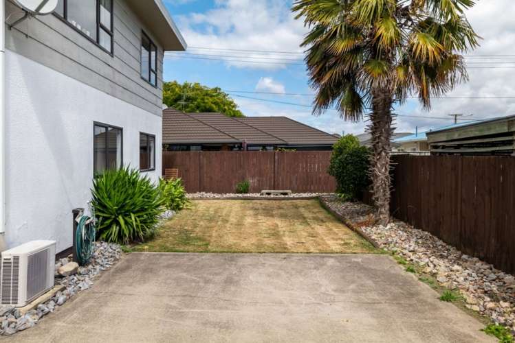 2/10 Chisnall Street Stoke_31