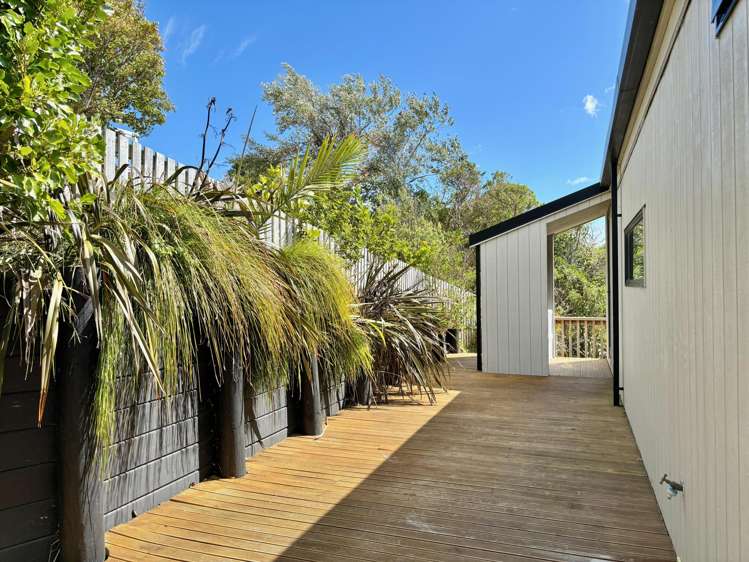  89 Totara Road Miramar_16