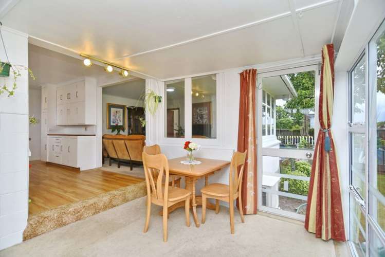 15 Robin Street Burwood_6