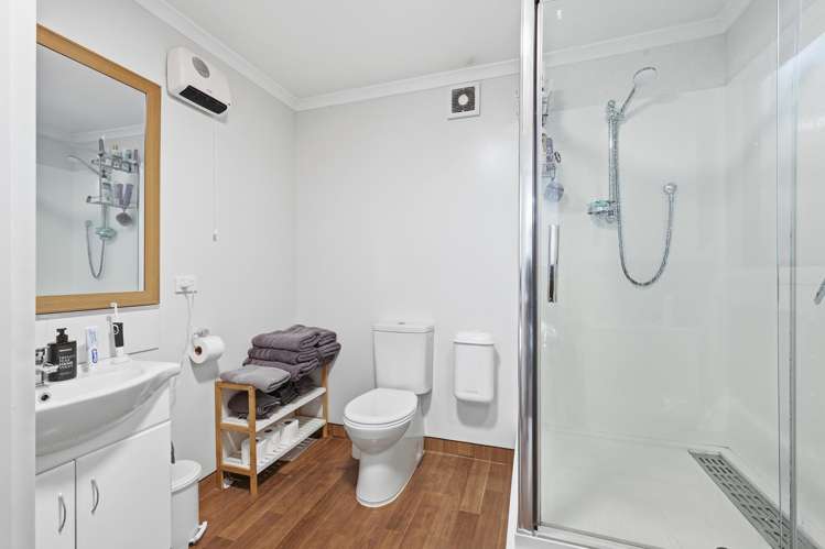 19 and 19a Ettrick Street Glenross_38