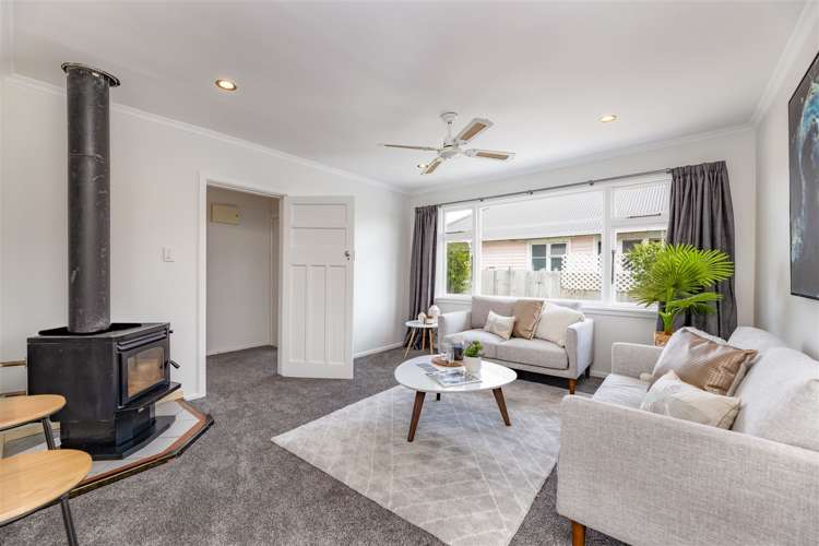 215 Breezes Road Aranui_3