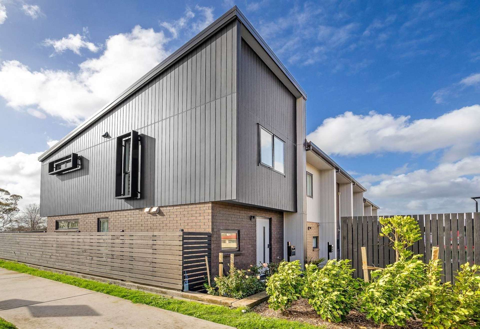 1/107 Selo Street Glen Eden_0