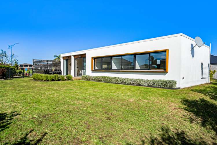 19 Finch Street One Tree Point_21