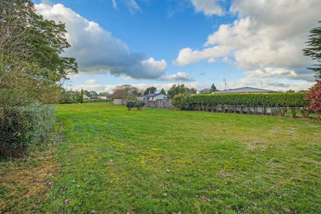 PRIME 1,618m2 Section with NO COVENANTS!!