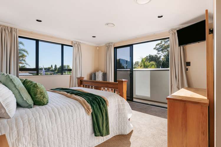 8 Contour Avenue Pyes Pa_14