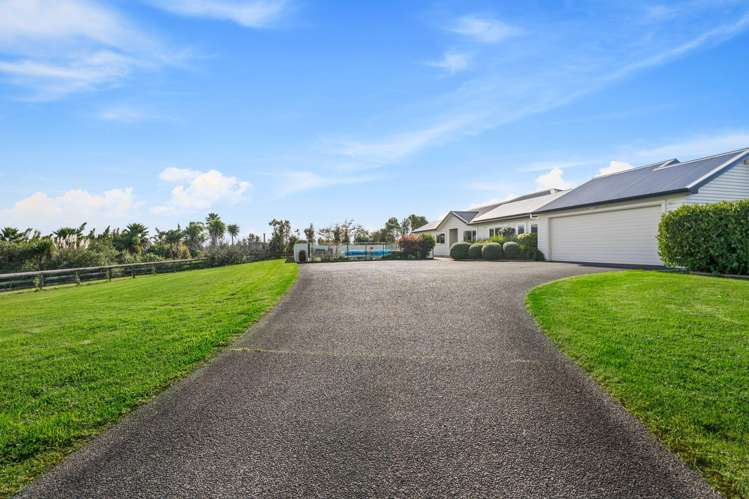 1382 Old North Road Helensville_11