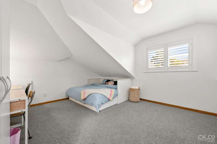 2 Barton Road Heretaunga_12