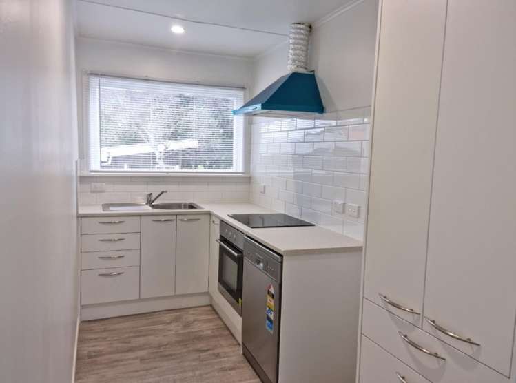 Flat 2/77 Gladstone Street_0