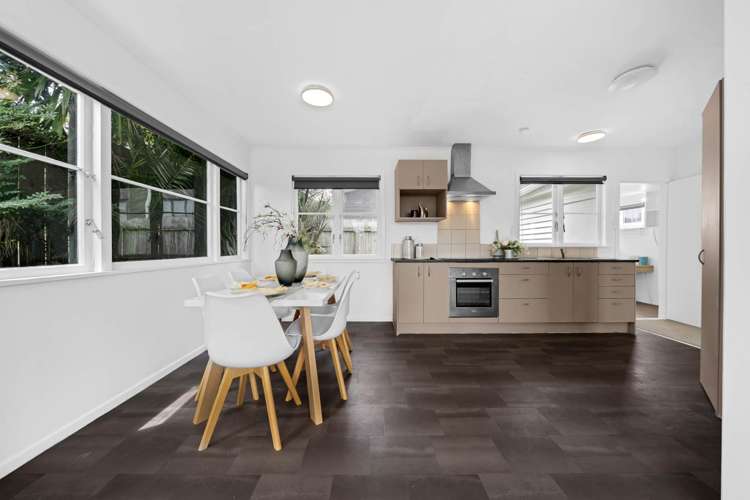 53A Sylvan Crescent Te Atatu South_18