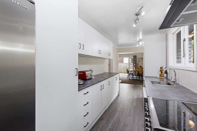 81 Bird Grove Stokes Valley_3