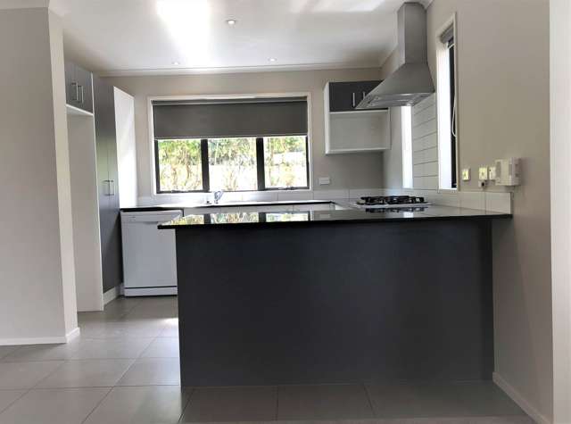 63 Coachman Drive Flat Bush_2