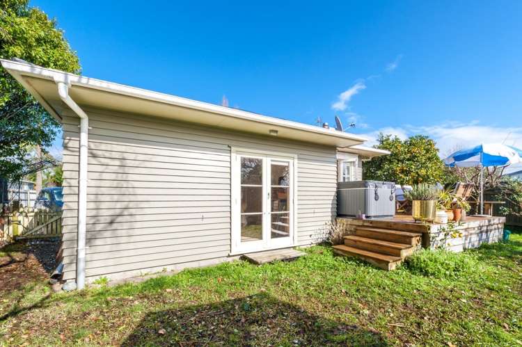 6 Ingleby Place Kelston_6