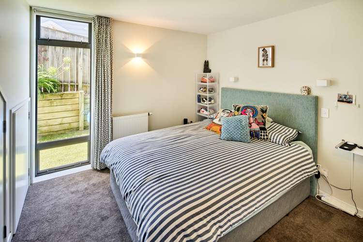 196 The Esplanade Island Bay_19