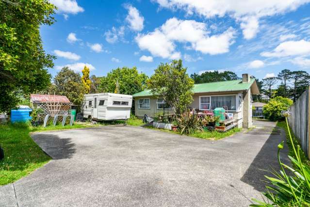 77 Barrys Road Glendene_3