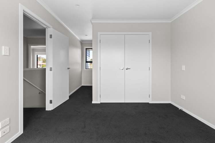 2/1 Garthwood Road Hillcrest_8