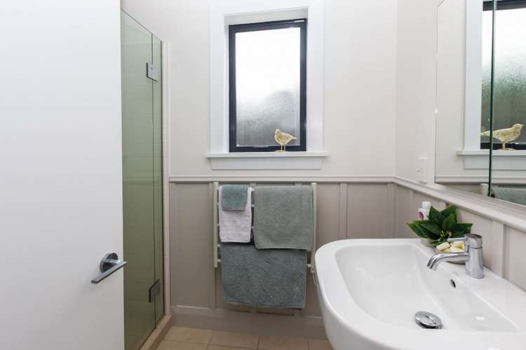 11 Lloyd Street Strowan_18