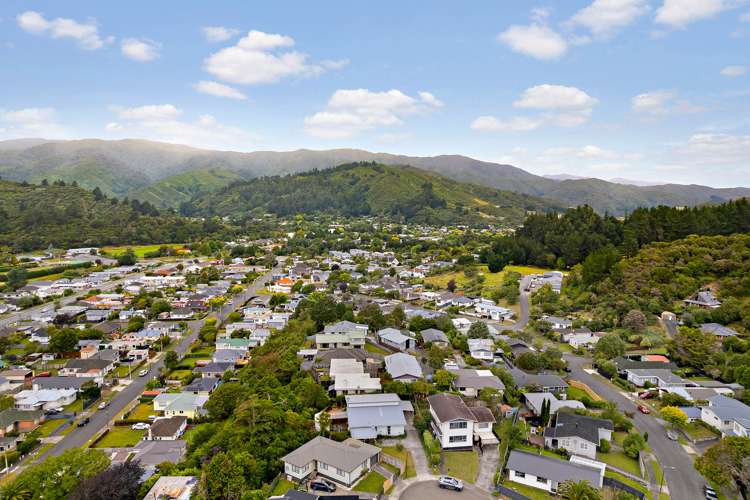 6B Ely Grove Wainuiomata_19