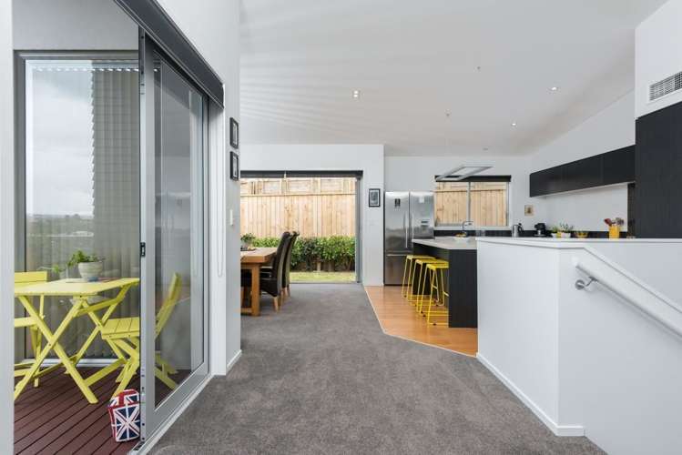 7 Crater Close Pyes Pa_7