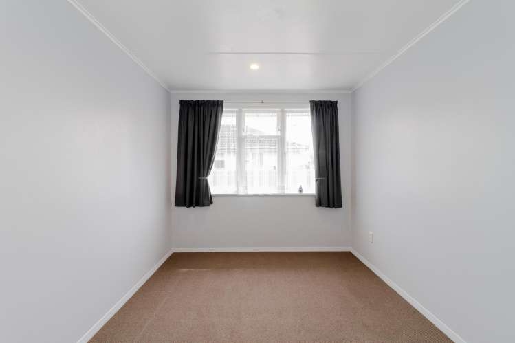 9 McLaren Crescent Onekawa_8