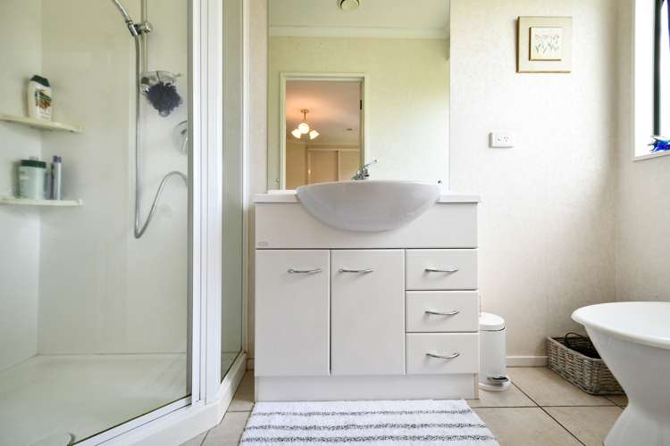 25b Duncan Avenue Te Atatu South_11