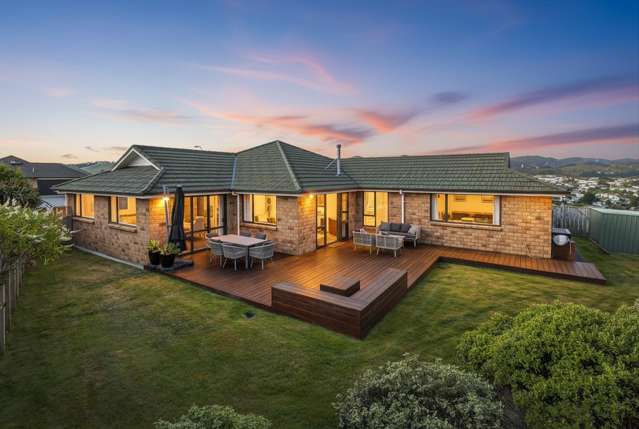 SECURE. SINGLE LEVEL. 4 BEDS – RV $1,090,000