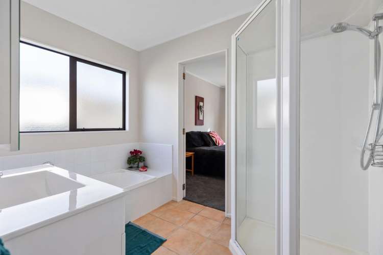 38 Katerini Grove Papamoa_11