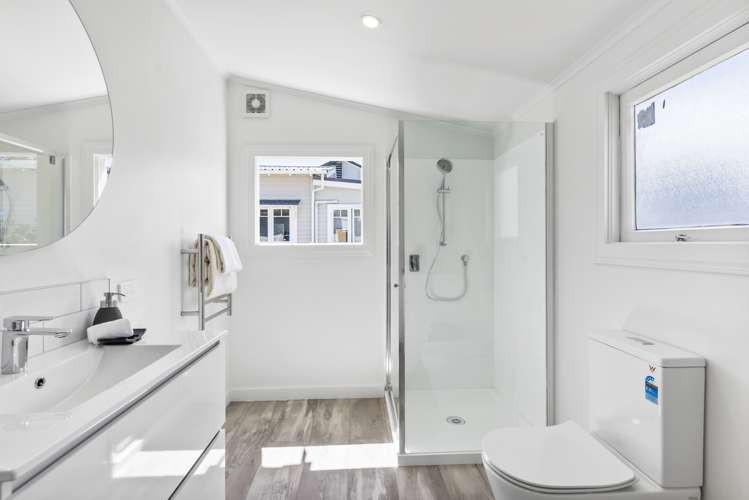 3 Queen Mary Avenue New Lynn_6